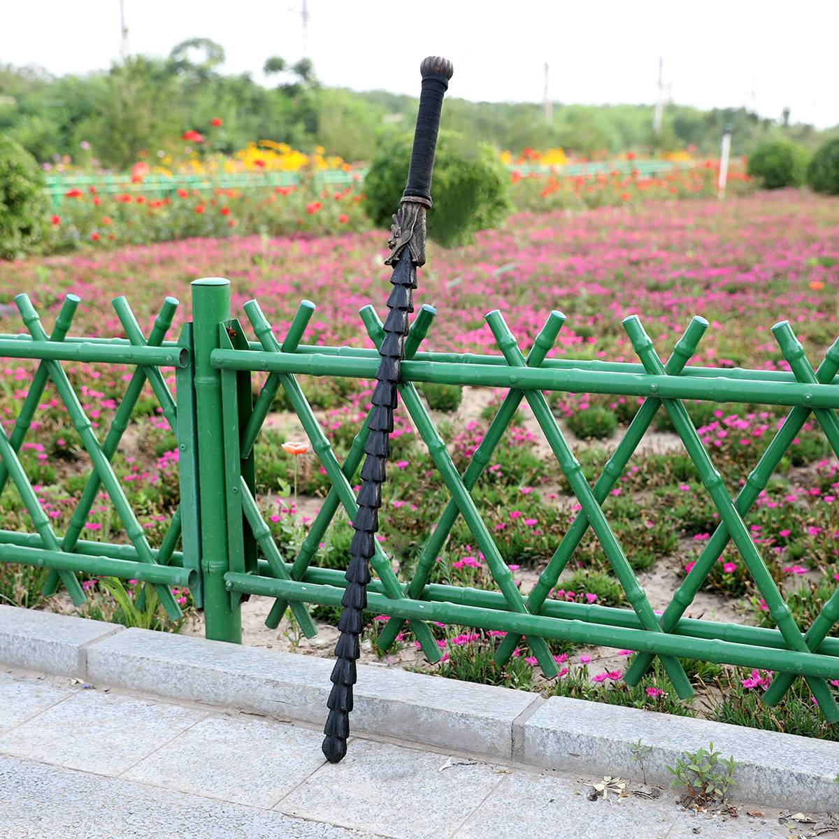 A flower whip