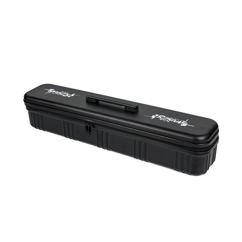 The main line of the flotation line contains a bag of fish drifting hooks and a box of gear for fishing gear
