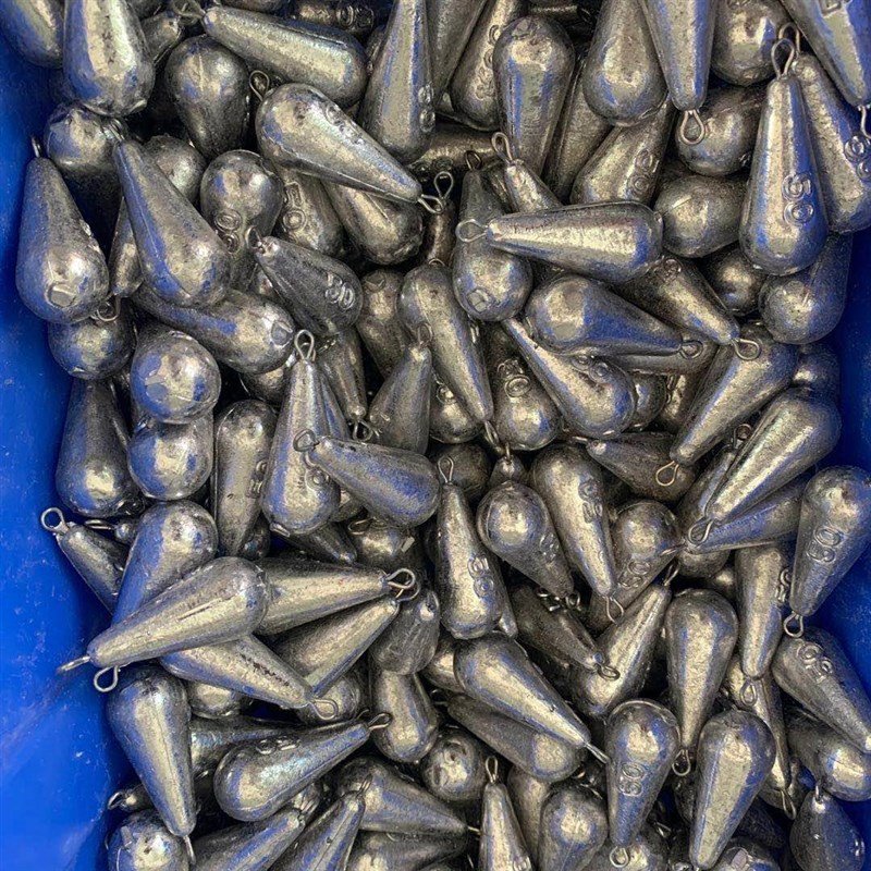 Water-mounted lead-crash hooks and gears for hammer-fishing gear