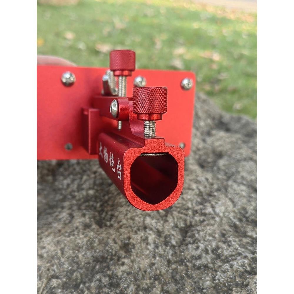Aluminium alloy gear, pre-positioned to the right and right hand of a large-and-right cannon pole stand