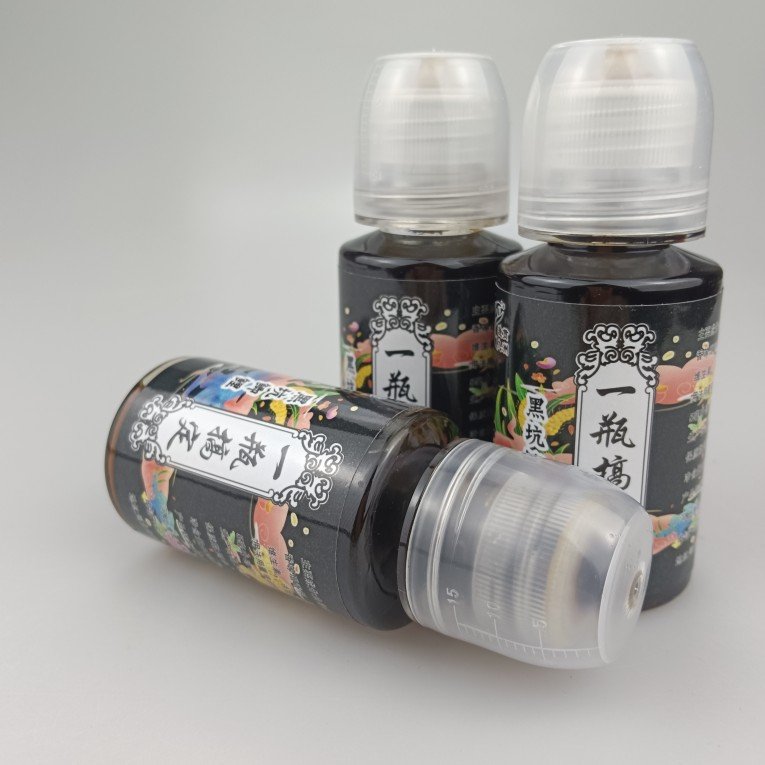 A bottle of a corset of corrosive baits, a small drug additive to attract fish for long periods of time