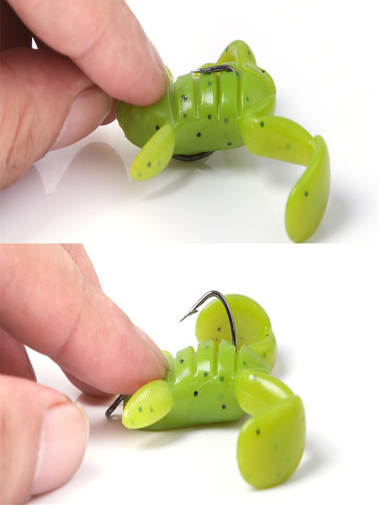 The new Frozen Thunder Frog kicks the Black Frog, the fake fish bait