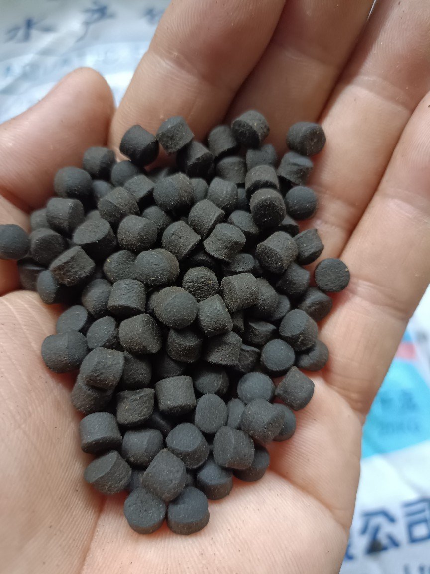 Scrambling pellets, high-protein platinum carp