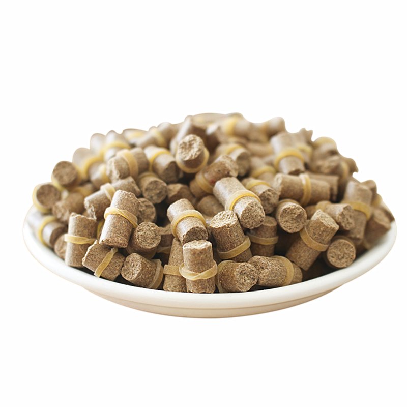 Garlic pellets of bait with garlic