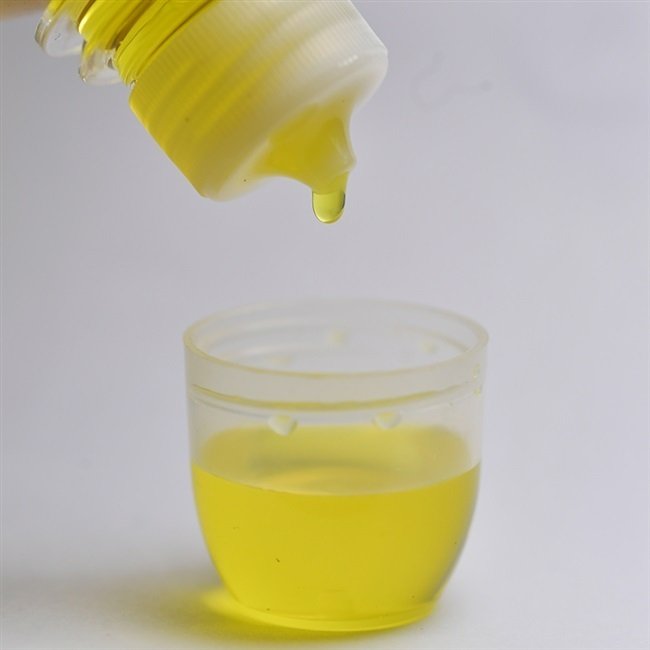 Condensed fruit fragrance bait additives to the fertilizer pond for the puddle fish