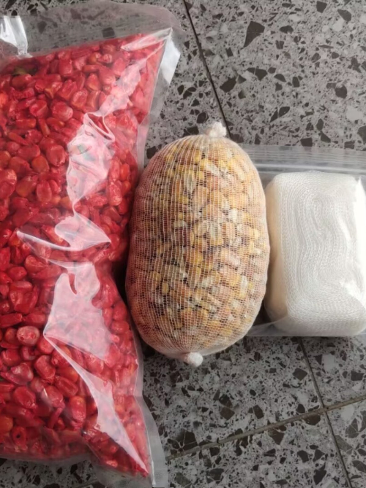 Lee's little fur-screw red corn additives make veggie-coated rice grains easy