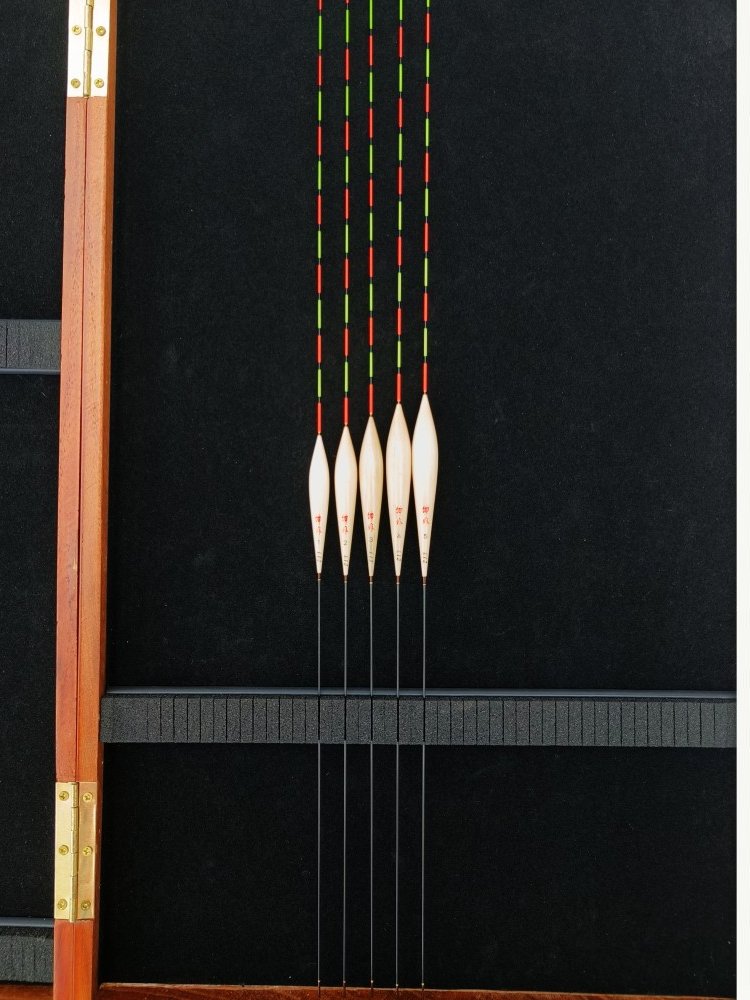 QUINTON'S L12 IS FLOATING ON A HAND-MADE REED