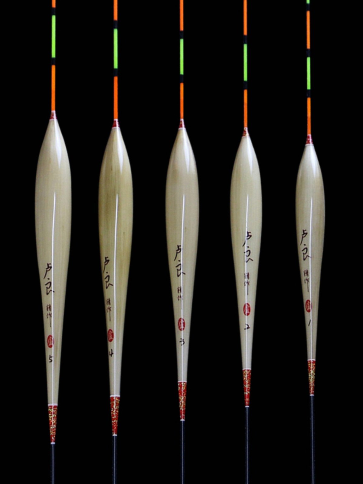 The reed drifters are sharper and sharper and sharper than the water