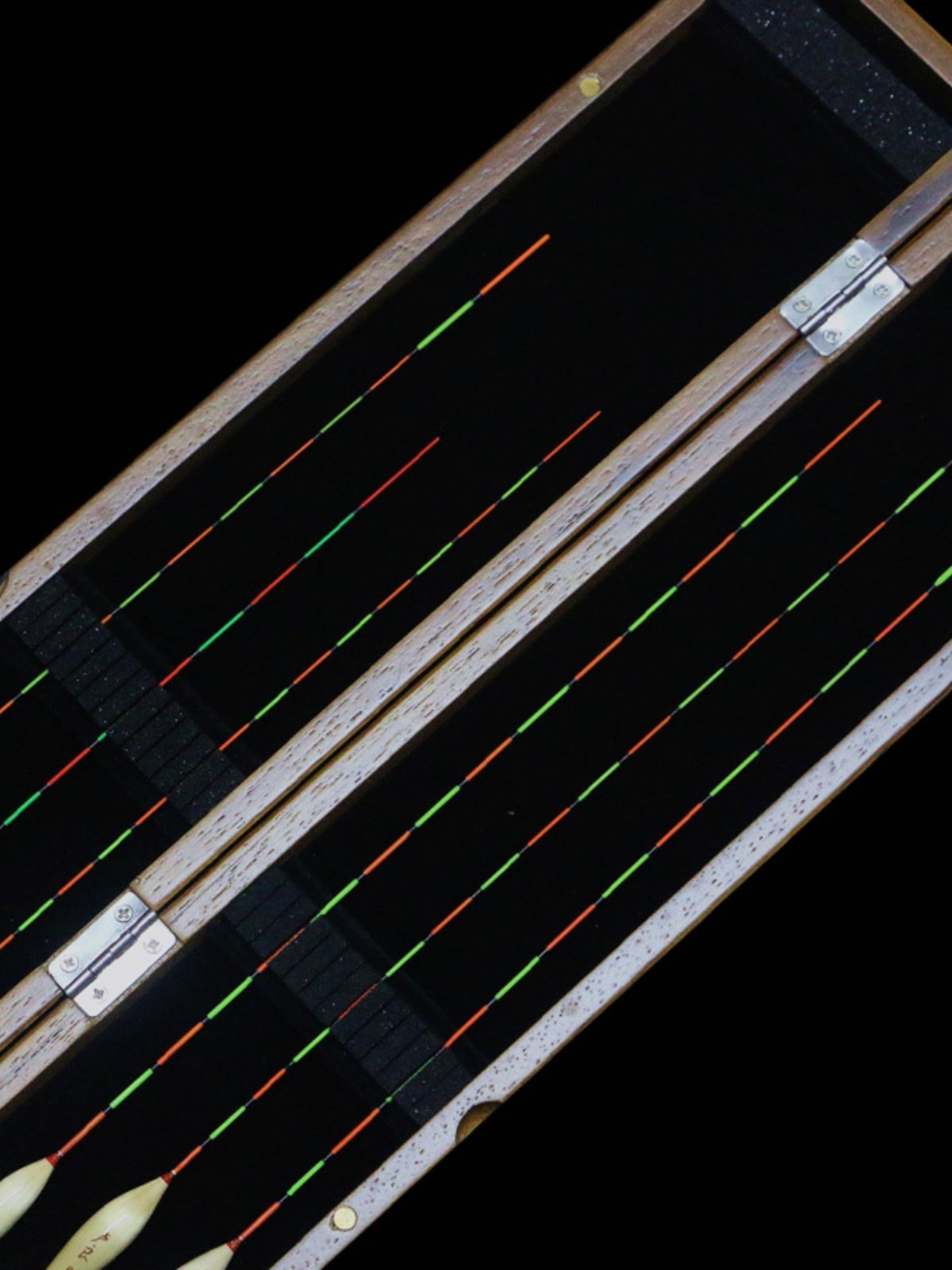 Lulian reeds of scavenger carp with a sharper and more sensitive buoy black pits full of drives