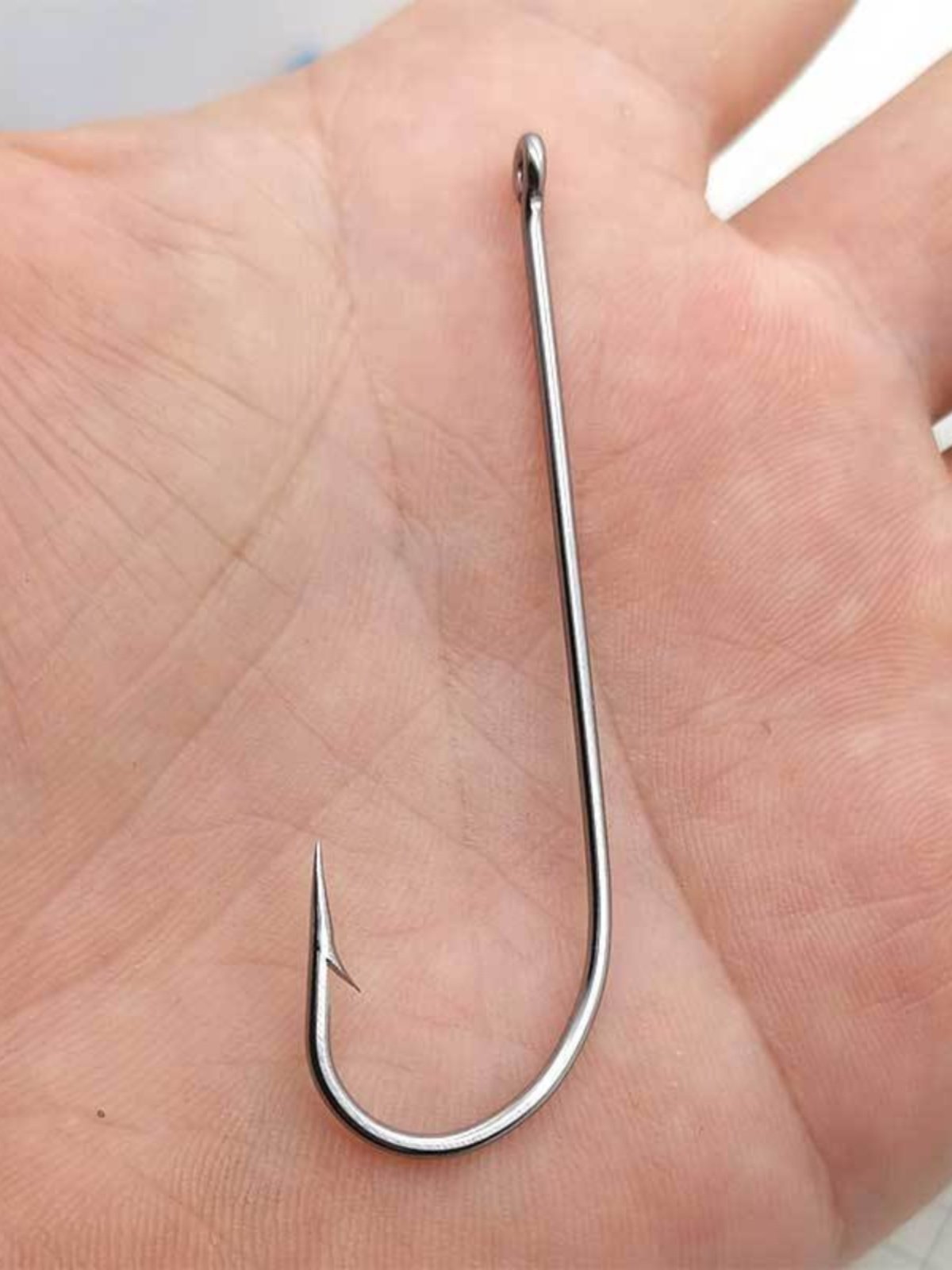Long-stringed stinged stinger with a hook with a hook and a hook with a hook and a hook with a hook for Carl Carris Aberdeen