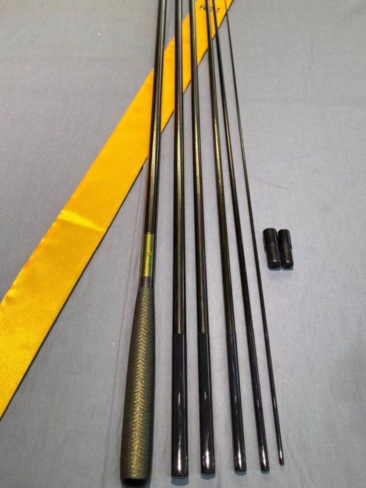 JAPANESE-MADE DAIWA, FOLLOWED BY A LIGHTWEIGHT HERA R LIGHTWEIGHT FISHING, AN INTEGRATED LEISURE POLE