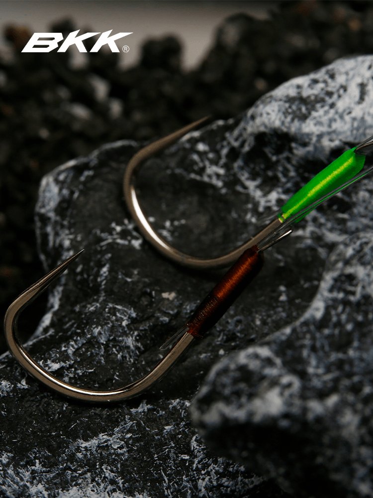 THE BKK-FREE CHORD HOOK, THE DOUBLE-COATED BIG FISH HOOK FOR THE EAST GREEN STRAWS' BLACK PIT