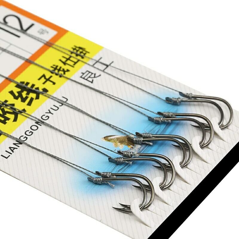 The carp's full of Ishney hooks and double hooks for fishing hooks