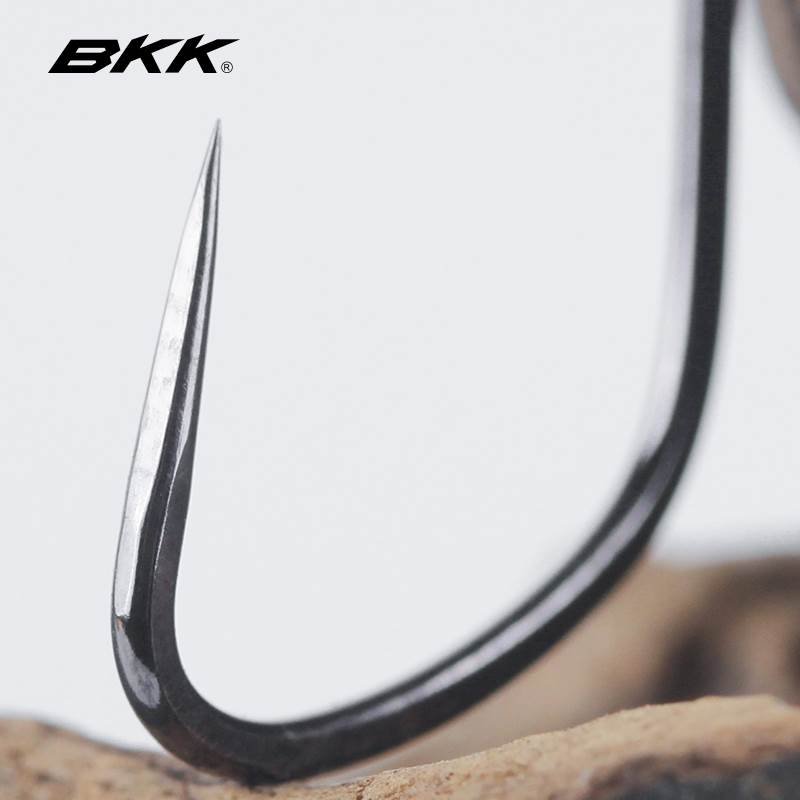 BKK-LOWTOOTH DOUBLE-COATED BLACK-TOCKED FISH HOOKS TIED TO A SET OF FISHING HOOKS