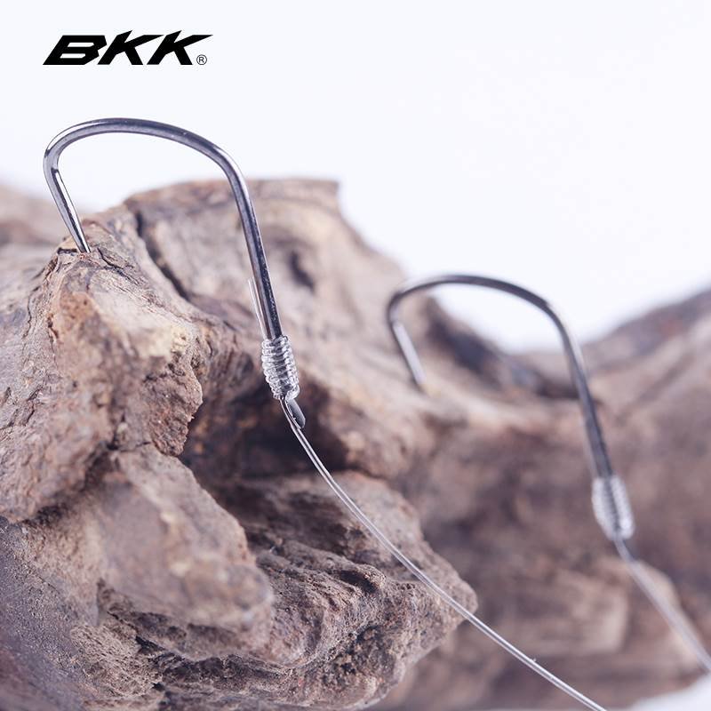 BKK-LOWTOOTH DOUBLE-COATED BLACK-TOCKED FISH HOOKS TIED TO A SET OF FISHING HOOKS