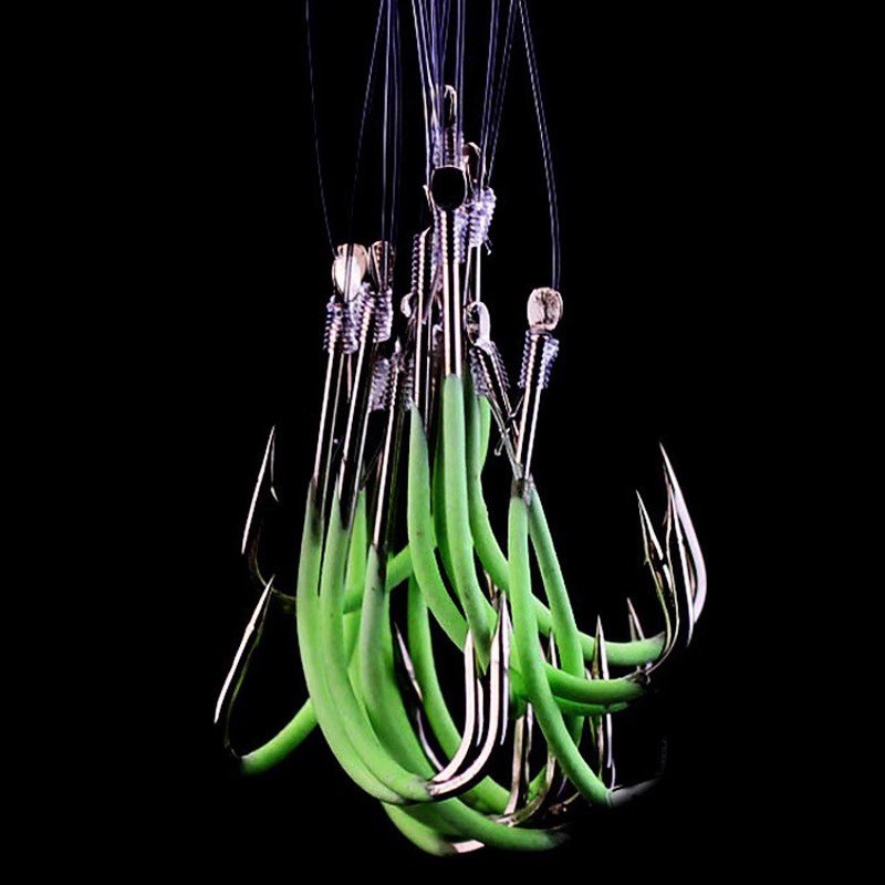 With wired wires, nightlight hooks to a fishing boat to catch a yellow-goose white-goose, black-head fish to catch light hooks