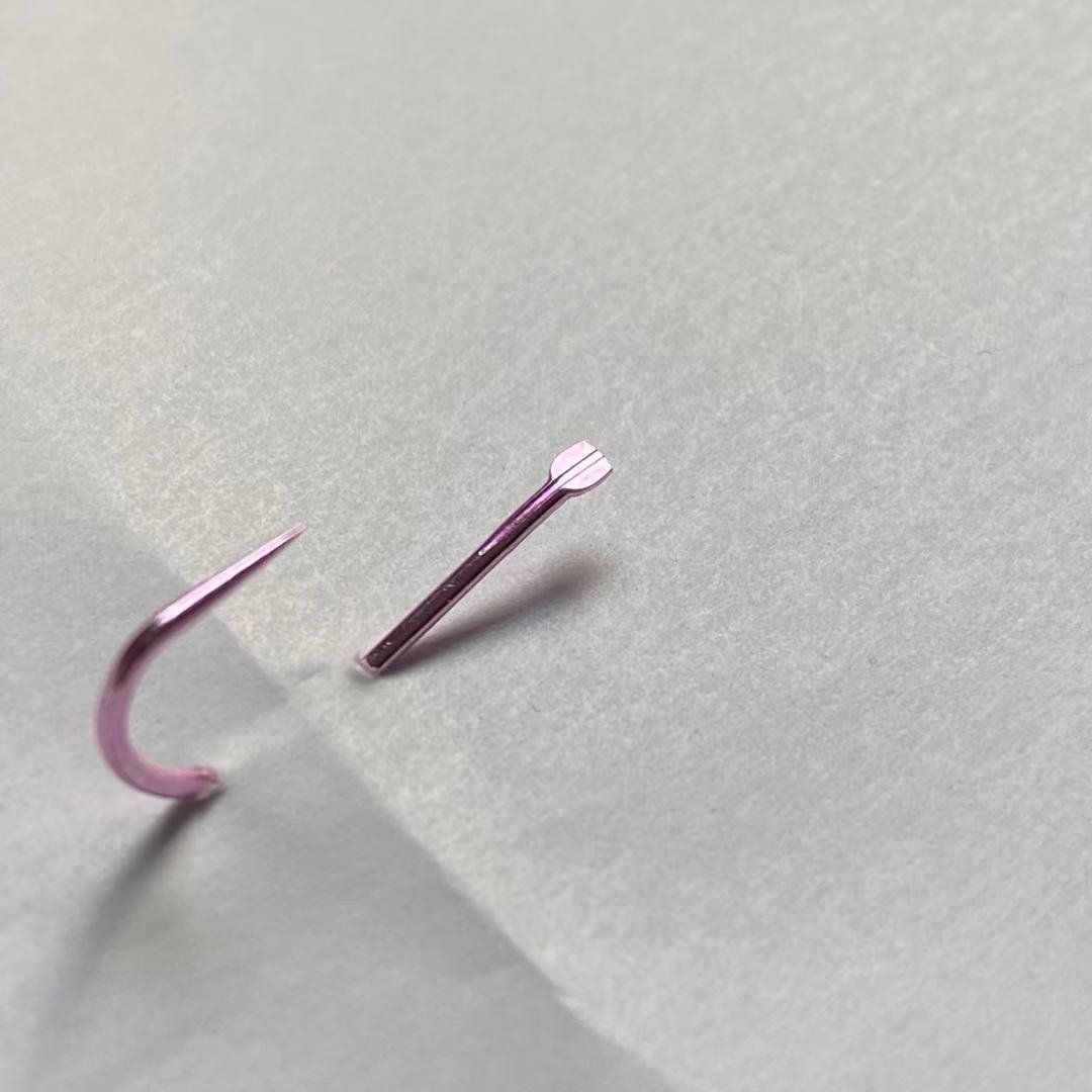 The titanium alloy, the new Guandong fishing hook, imported a bulk black pit, with a powerful long handle, swirling the carp