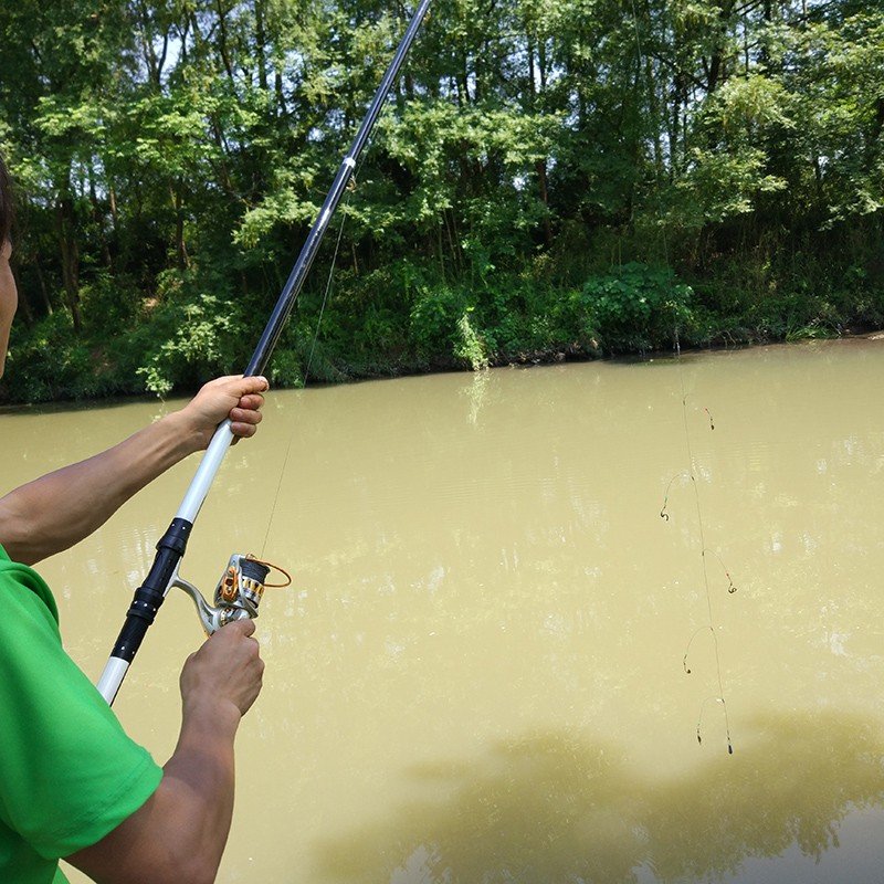 a fish hook-and-coo team that's not entangled in a wire-wire-coated liner