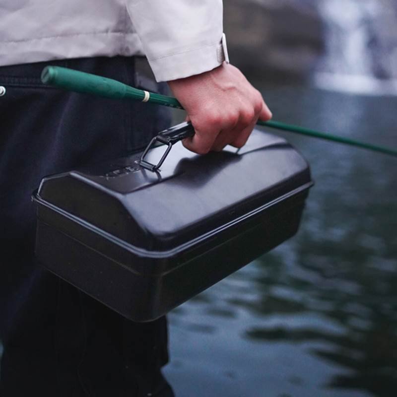 A small catch box for a small, light, multifunctional box for a rectangular fishing kit