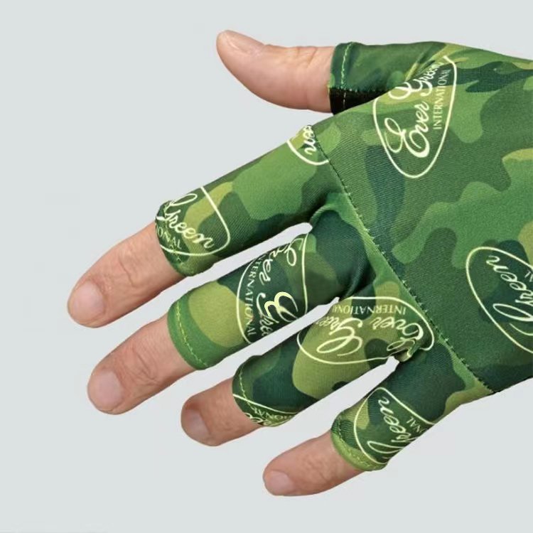 UV SUNSCREENS THE EVERGREEN FISH GLOVES AND THE SUMMER OUTDOORS