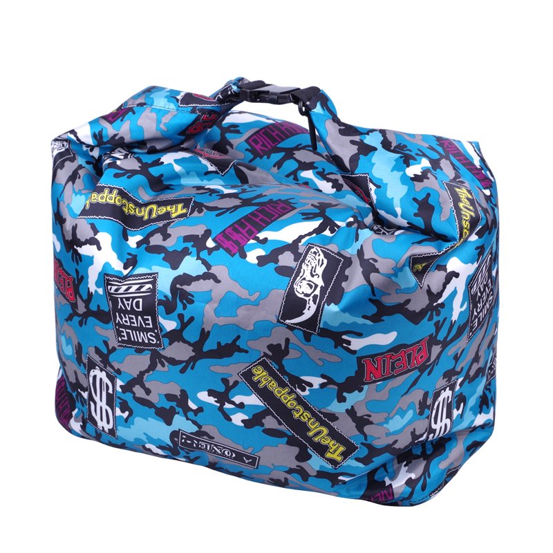A MULTIFUNCTIONAL BAG WITH A THICK BAG OF DUNG AND A NIGHT FISH AND A BAG OF FISH