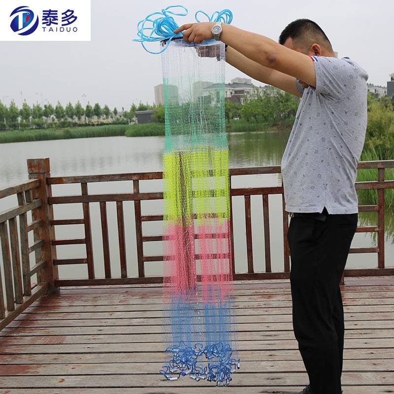 Hand-sprayed aluminum-coloured fish-net-showing, net-sniffing net-sniffing net-sniffing nylons