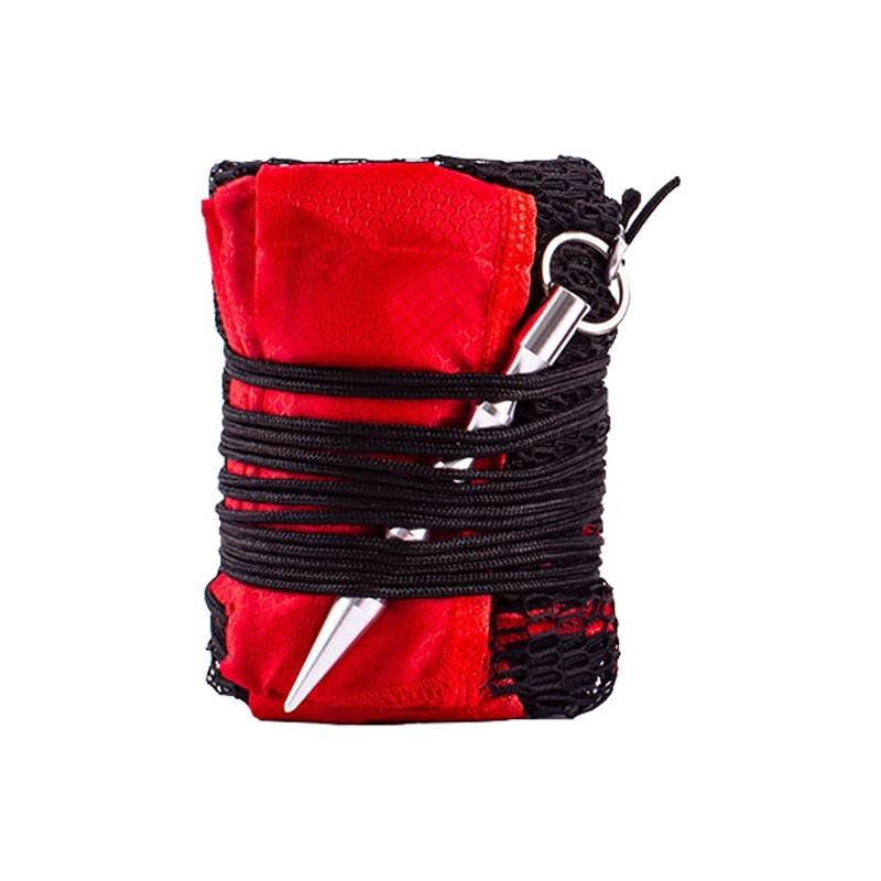 A simple-carrying-and-false-feed-in-the-field bag of mini-fish cages