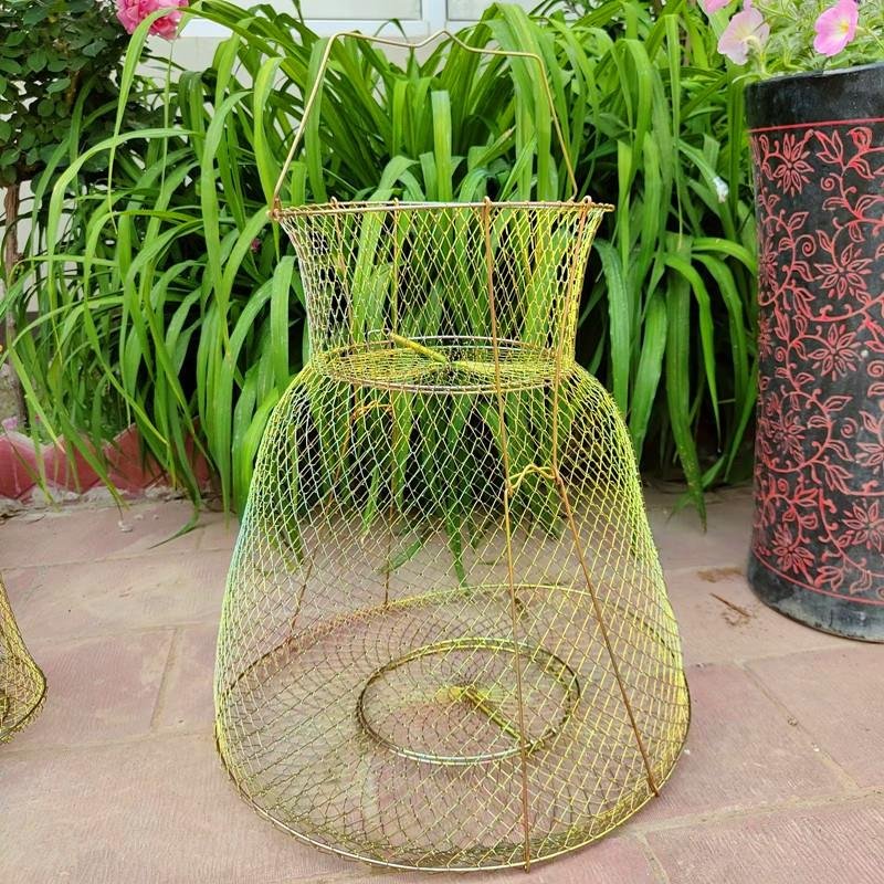 . Folding of steel-coated fish nets and fish-coated metal stainless steel-coated fish
