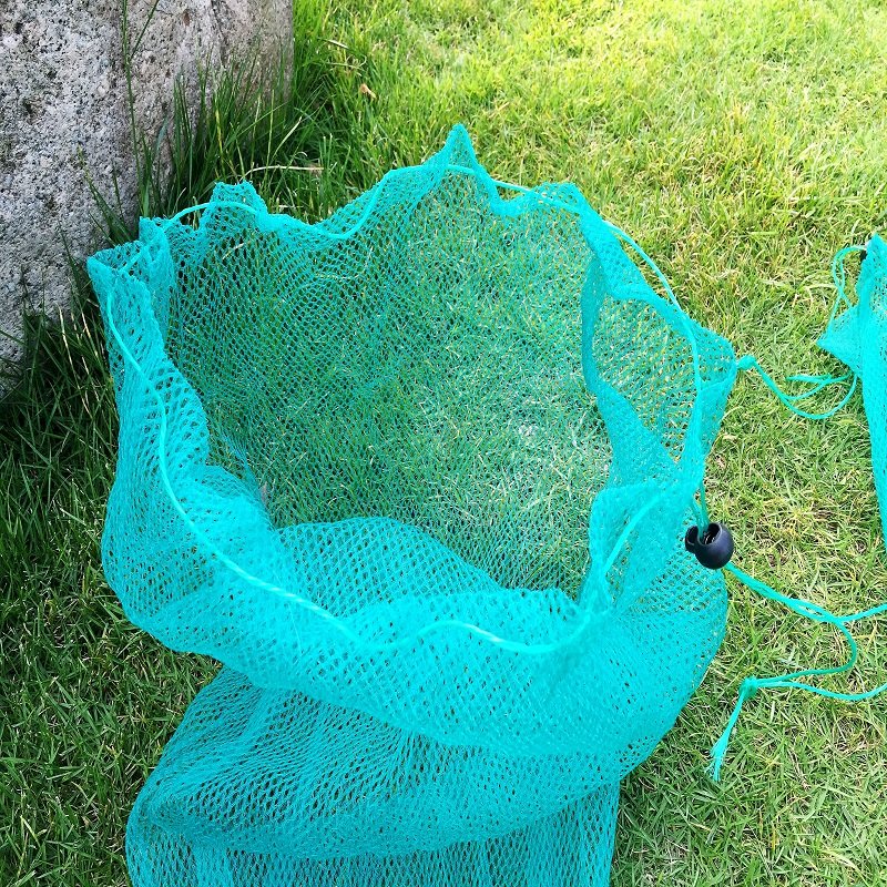 Little fishnets with little eyes, net-covered fishnets with a crab bag of eggs and fruit nets for fishing gear