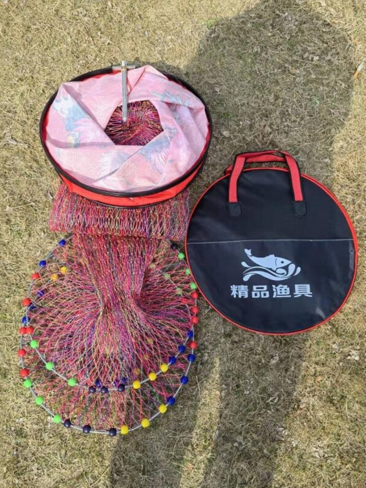 The new seven-coloured fishing gear is woven to protect the black hole from rusty steel