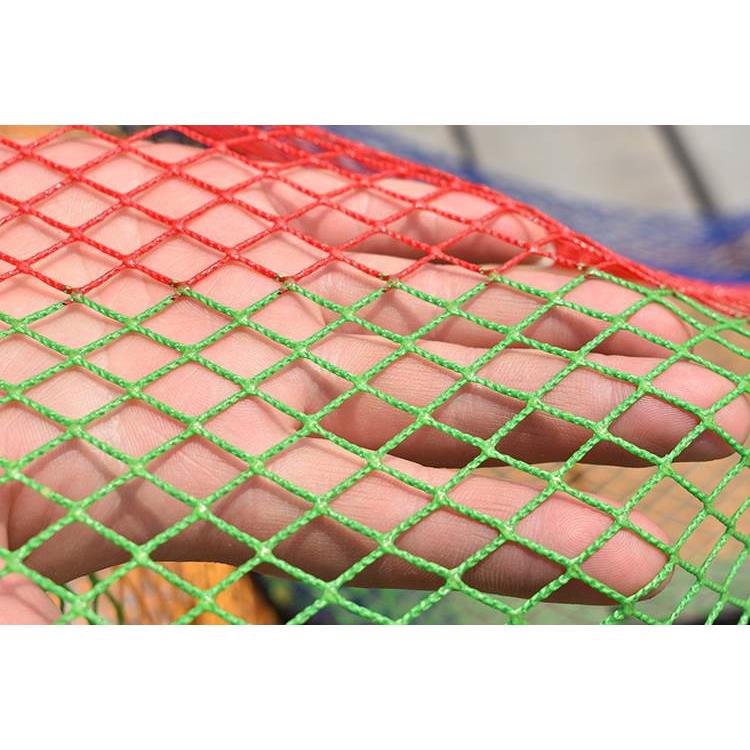 Sippins for nylons, geled black pits, geled fish, lids for roller bells, dry for hooks