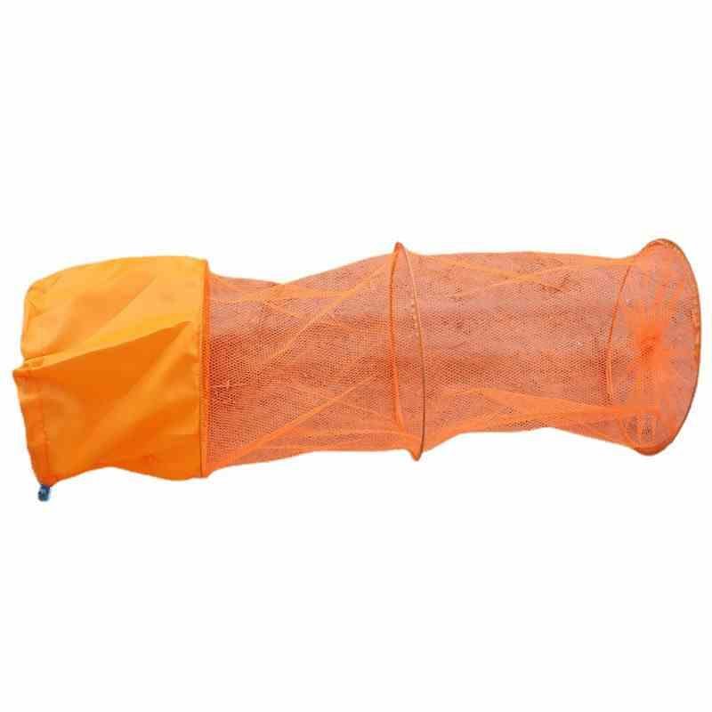 Fish escorts, small-scale fishers, black-pit fishing gear nets, fish-fish racing gear