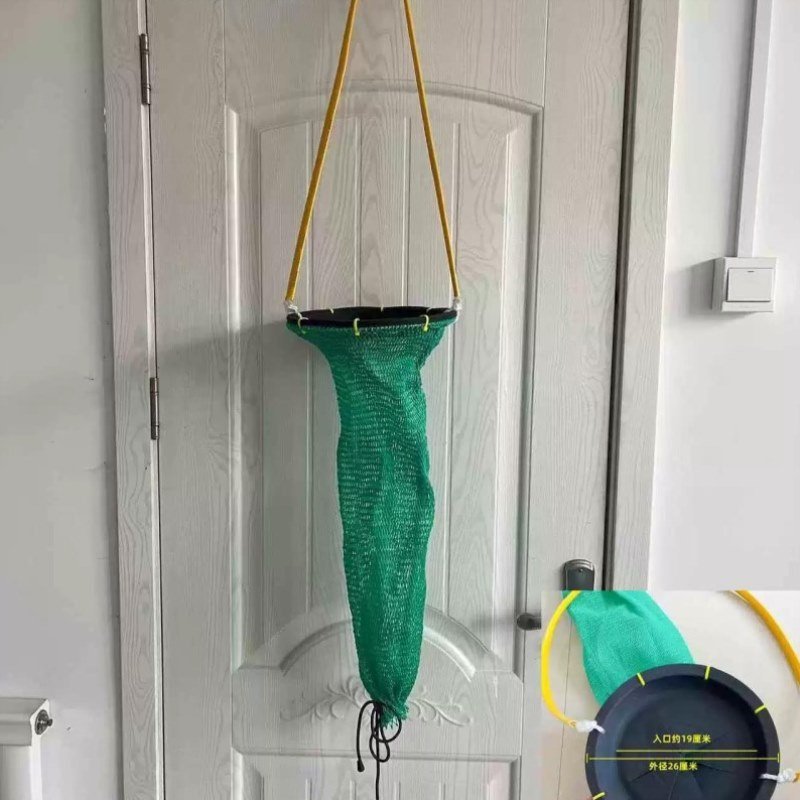 Scrambling cans for the outdoors to protect the fish from the crabs