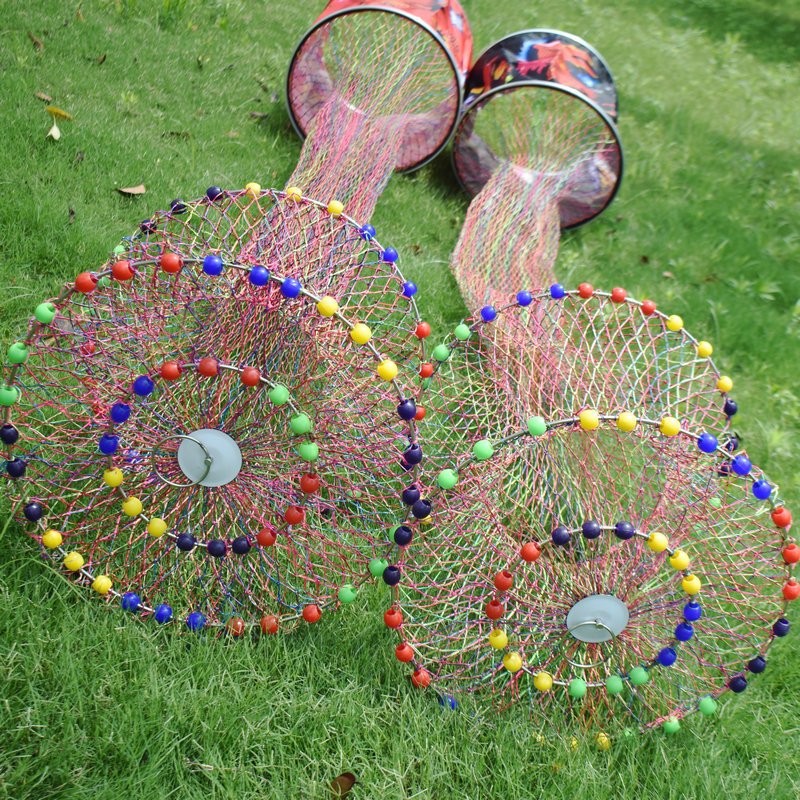 Hand-made crocheting of black pits and duct-proof nylon fishing nets