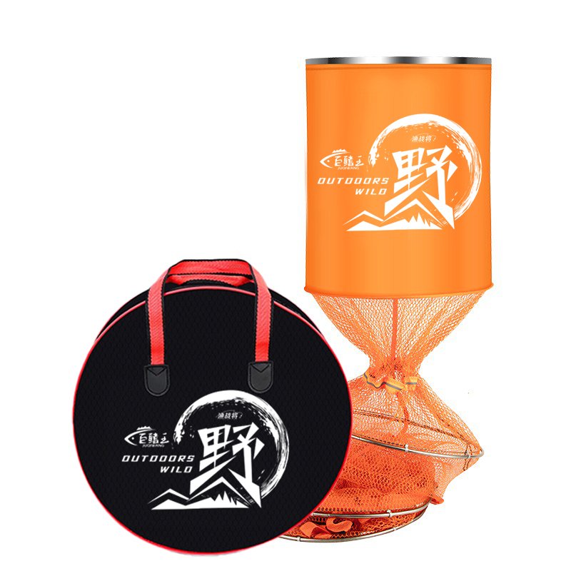 THE FACTORY SELLS NETS TO FISHERS AND FISHERS WITH SMALL-SCALE C BAGS OF FISH, WHICH ARE EQUIPPED WITH A THICK, DRY RUBBER