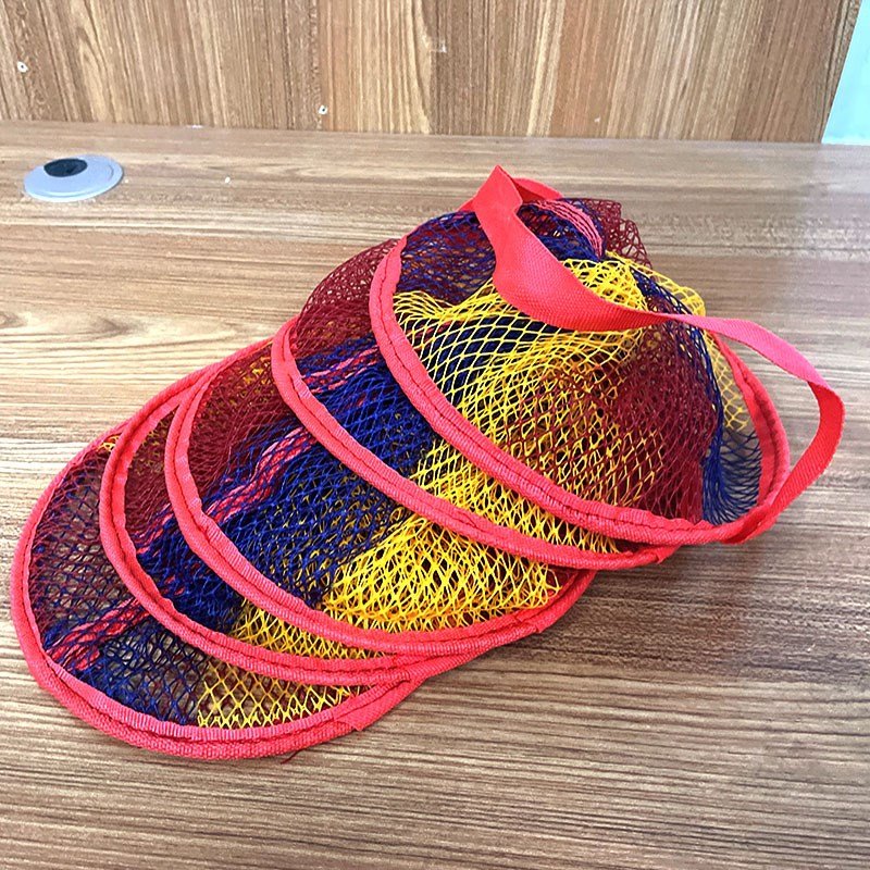 THE MINI 15CM LITTLE FISH NET IS SO LIGHT THAT IT TAKES US TO CATCH A STREAM OF LITTLE FISH BAGS TO STAND AT THE WATER'S ENTRANCE