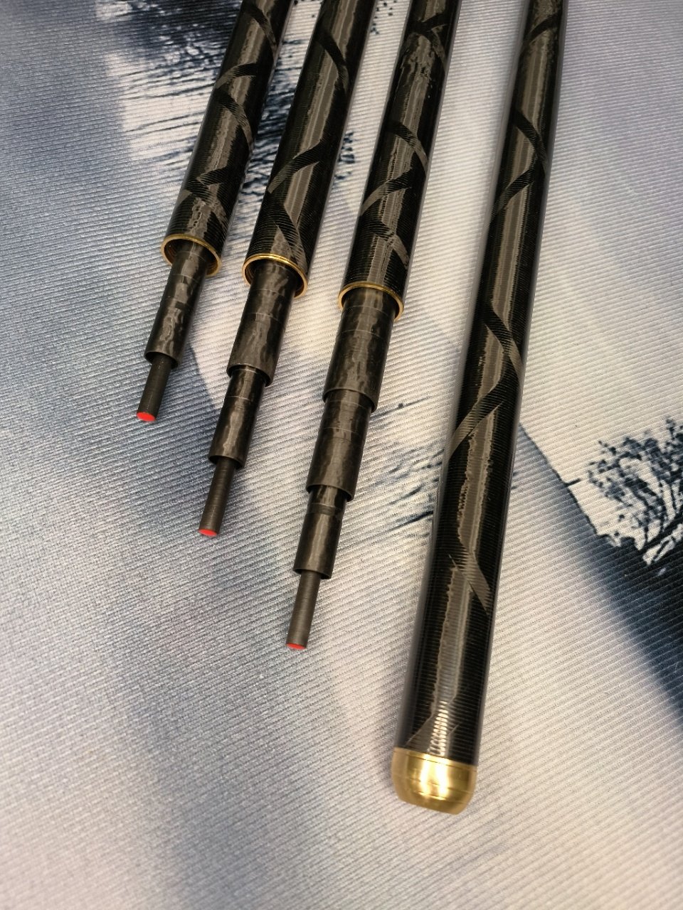 8H CROSS-CARBON BELT POLES ARE VERY HARD TO USE