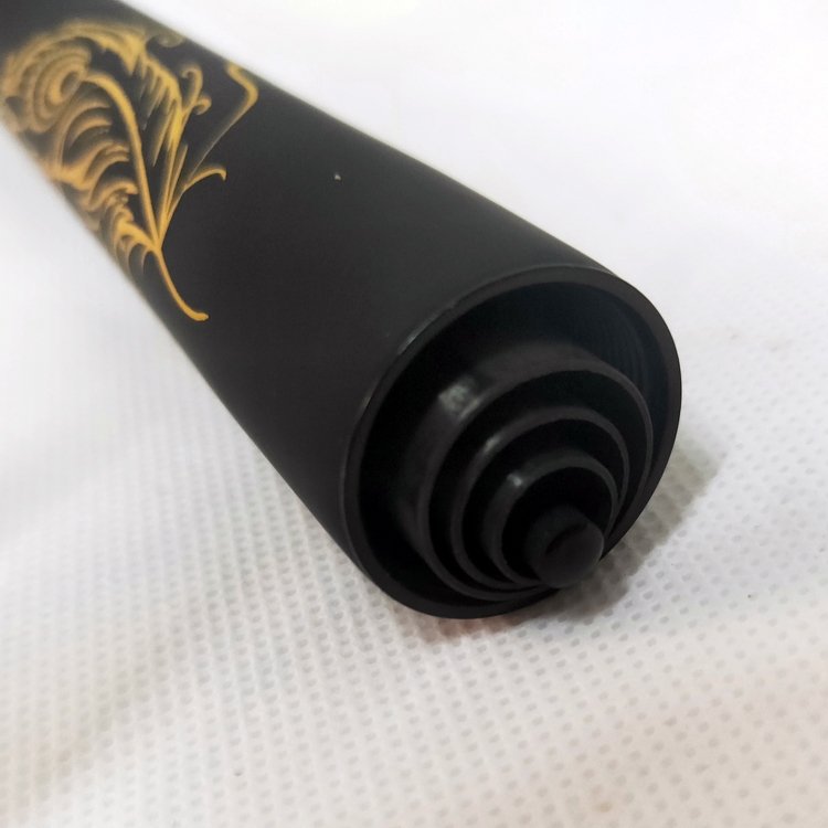 Taiwan's new U.S.U.A. Rinfeng super-rigid black pits enjoy a 19-to-1 and double-trip capping of high-carbon fishing poles