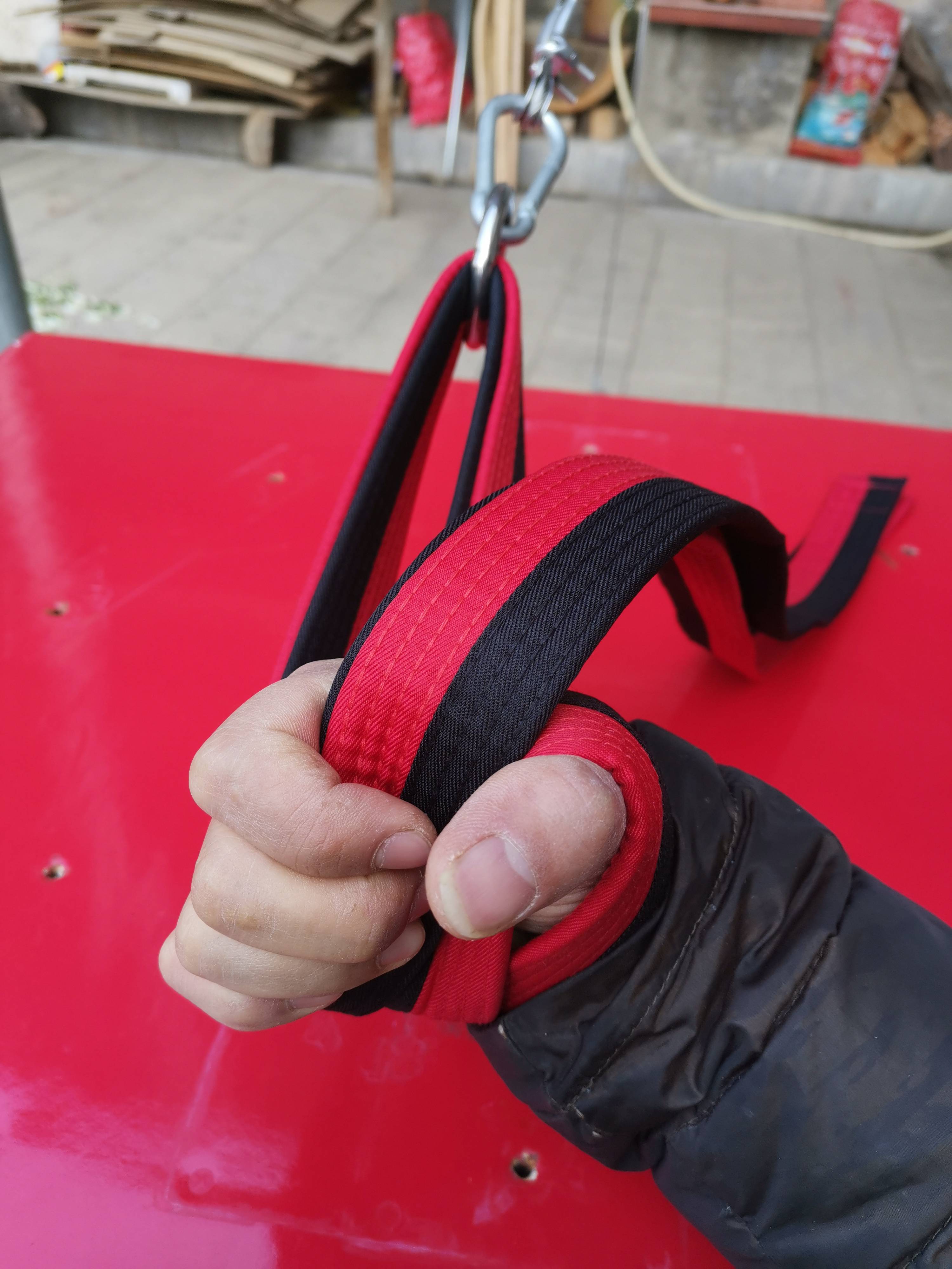 The thumb rotation with wrist strength with wrist strength handle, the wrist, the wrist, the trainer, the front arm hammer of the wrist, lift it back to pull the handle