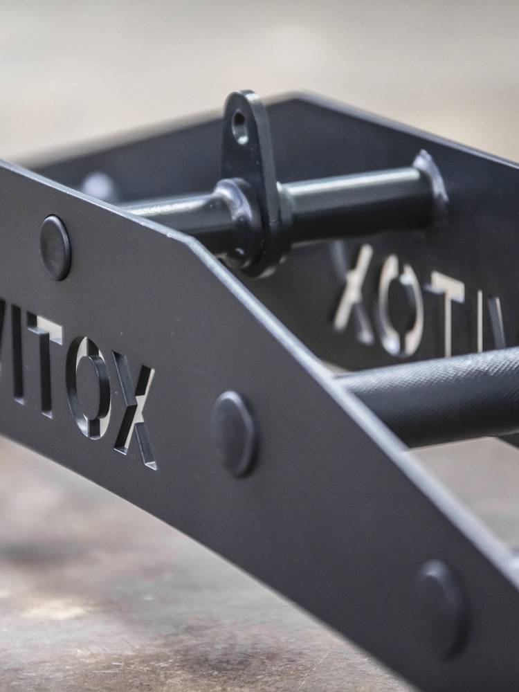 Multi -position tensile pole barbell sitting position rowing at a low position and high position and downward pressure