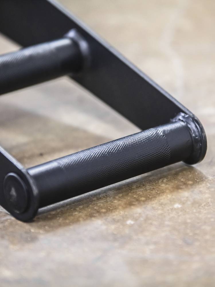 Multi -position tensile pole barbell sitting position rowing at a low position and high position and downward pressure