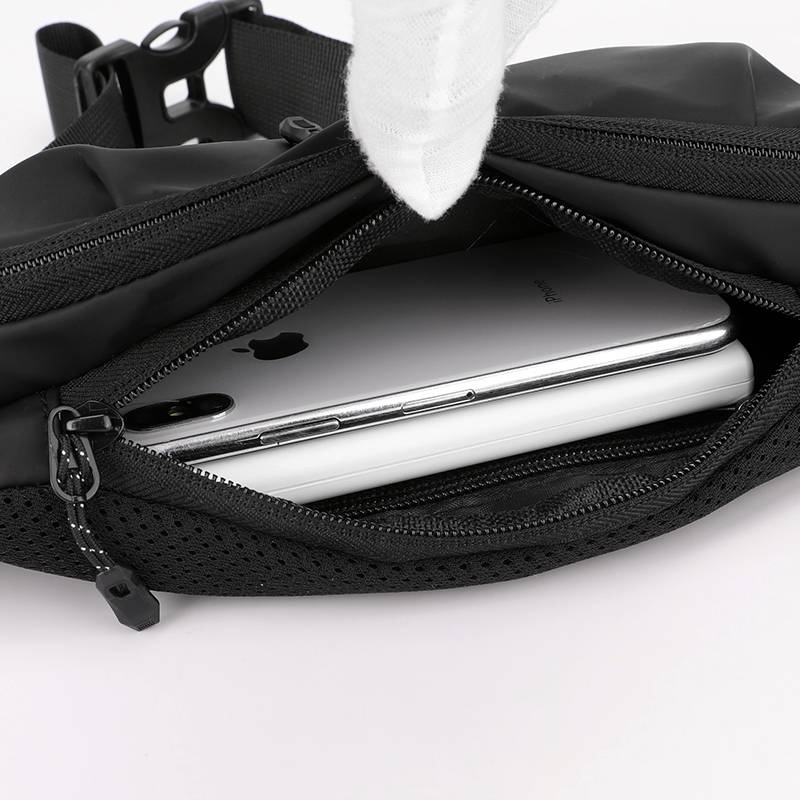 A running mobile phone with a multi-purpose chest bag for a man and a woman with a high-capacity exercise belt