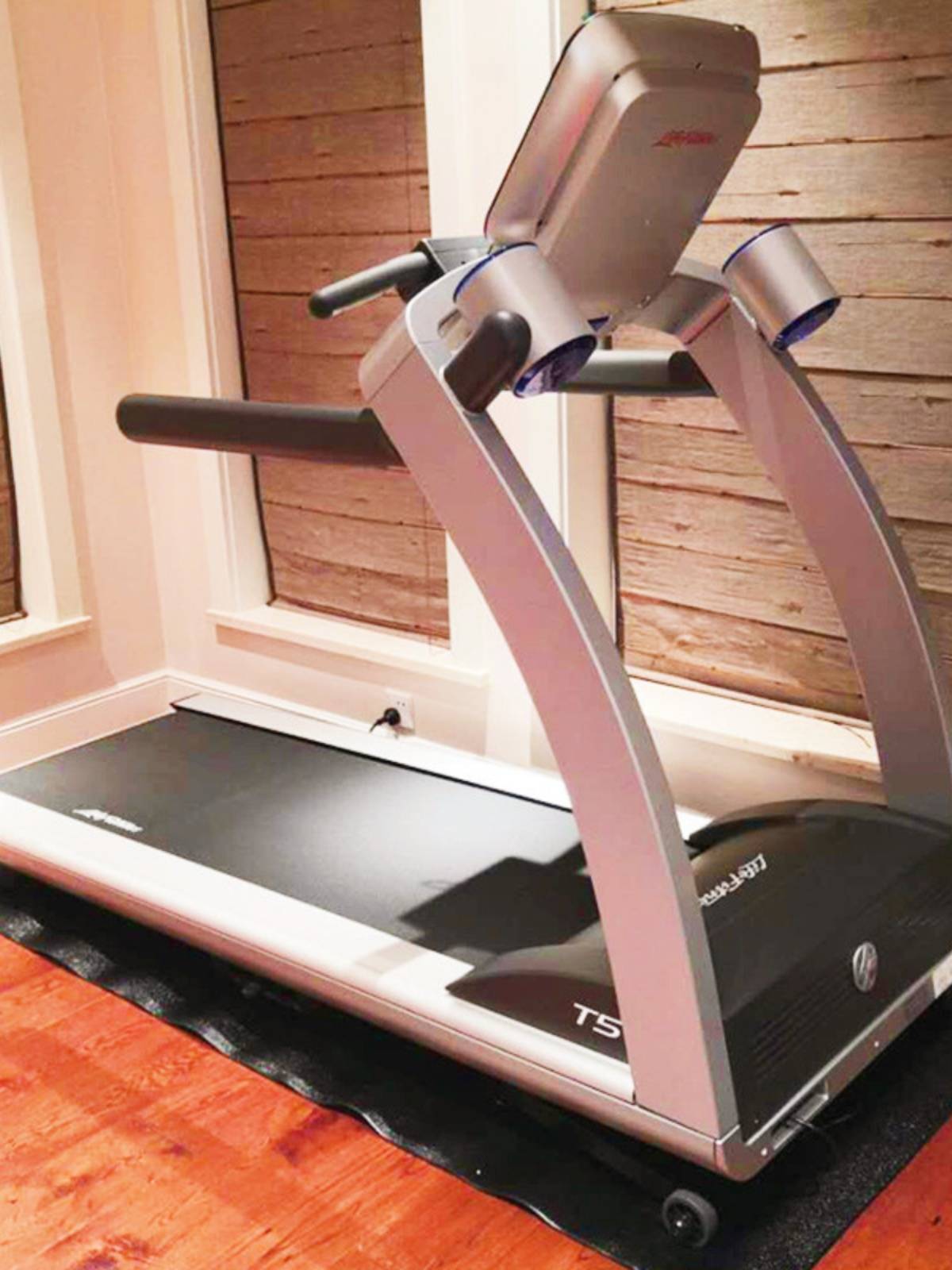 LIFE FITNESS American Lijian T5 home treadmill intelligent mute shock absorption family fitness equipment