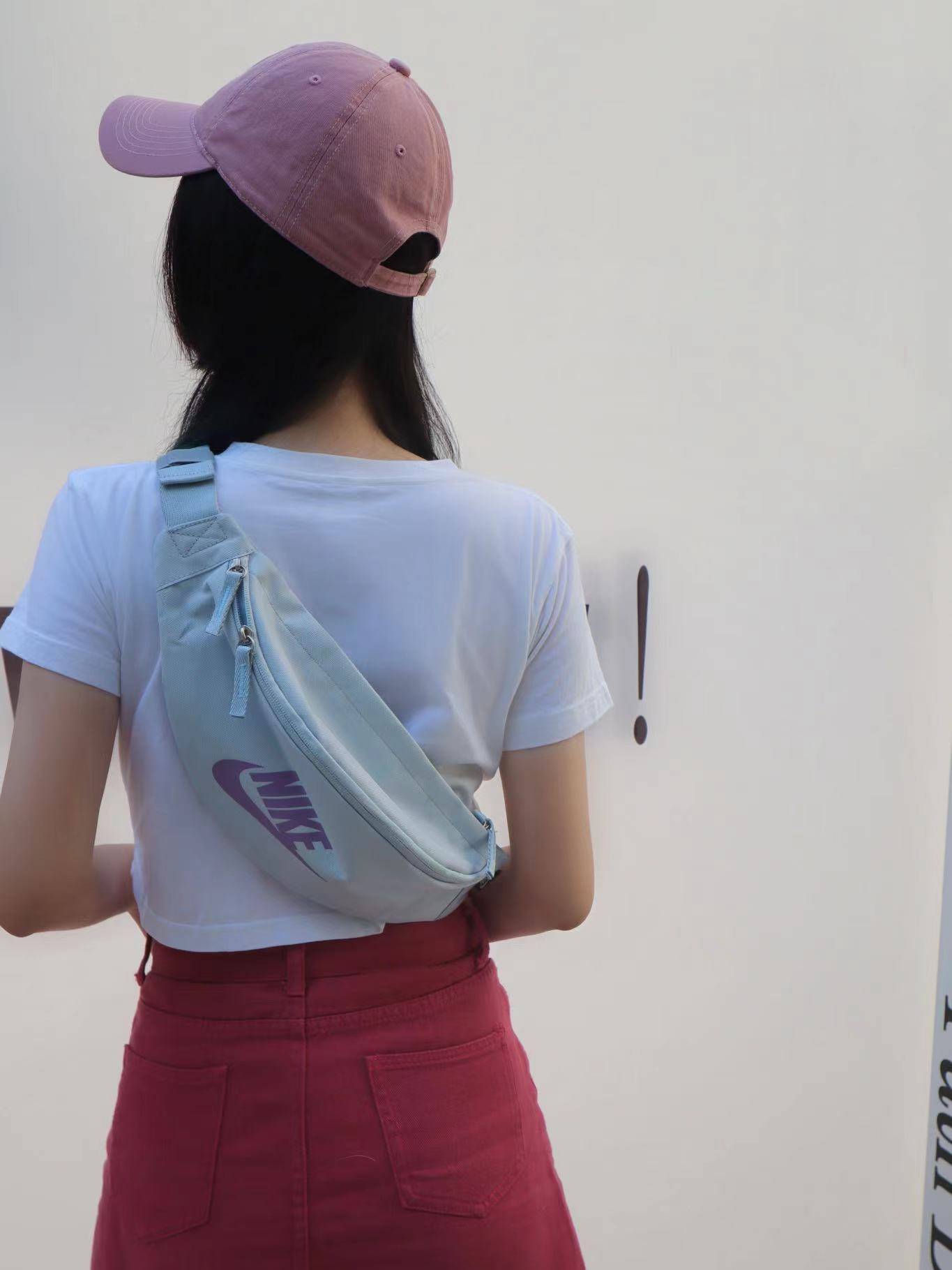 Nike Nike small shoulder bag light green waist bag fitness riding sports chest bag shoulder bag messenger bag BA5750