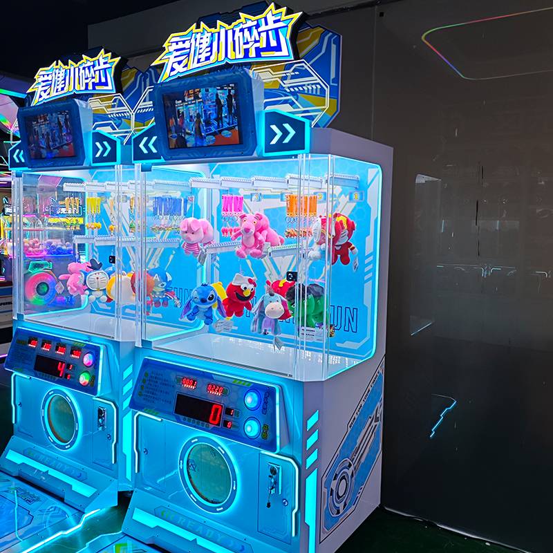 A sports gift machine with a big, sturdy, sturdy, sturdy mall people running the big money game