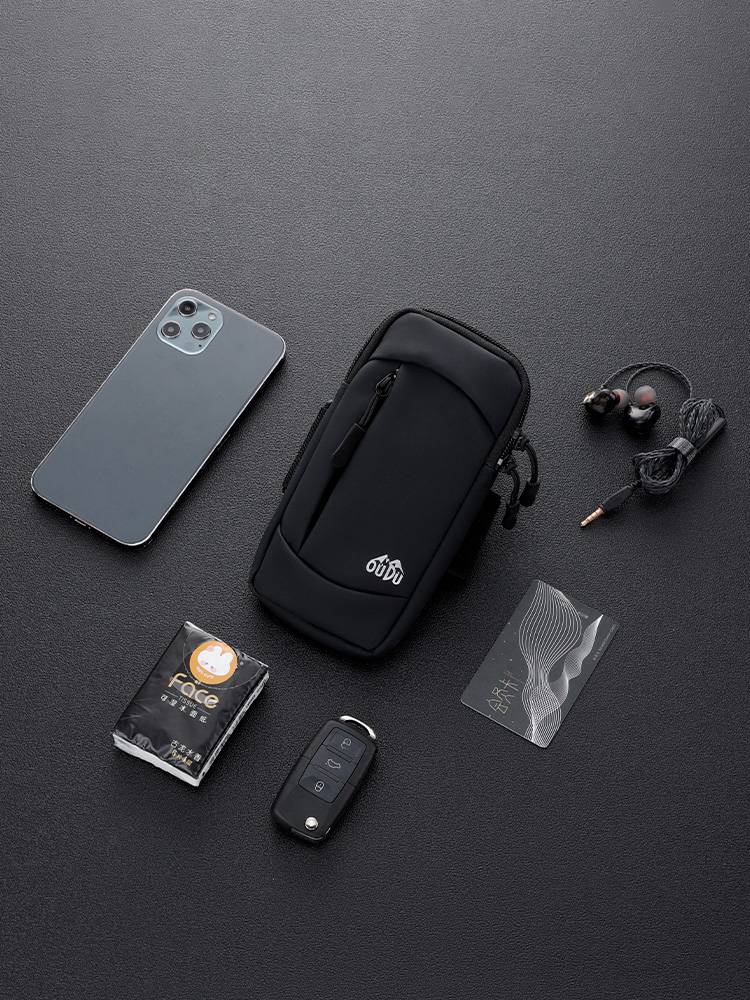 An overworked running phone, a bag of arms for a man's arm