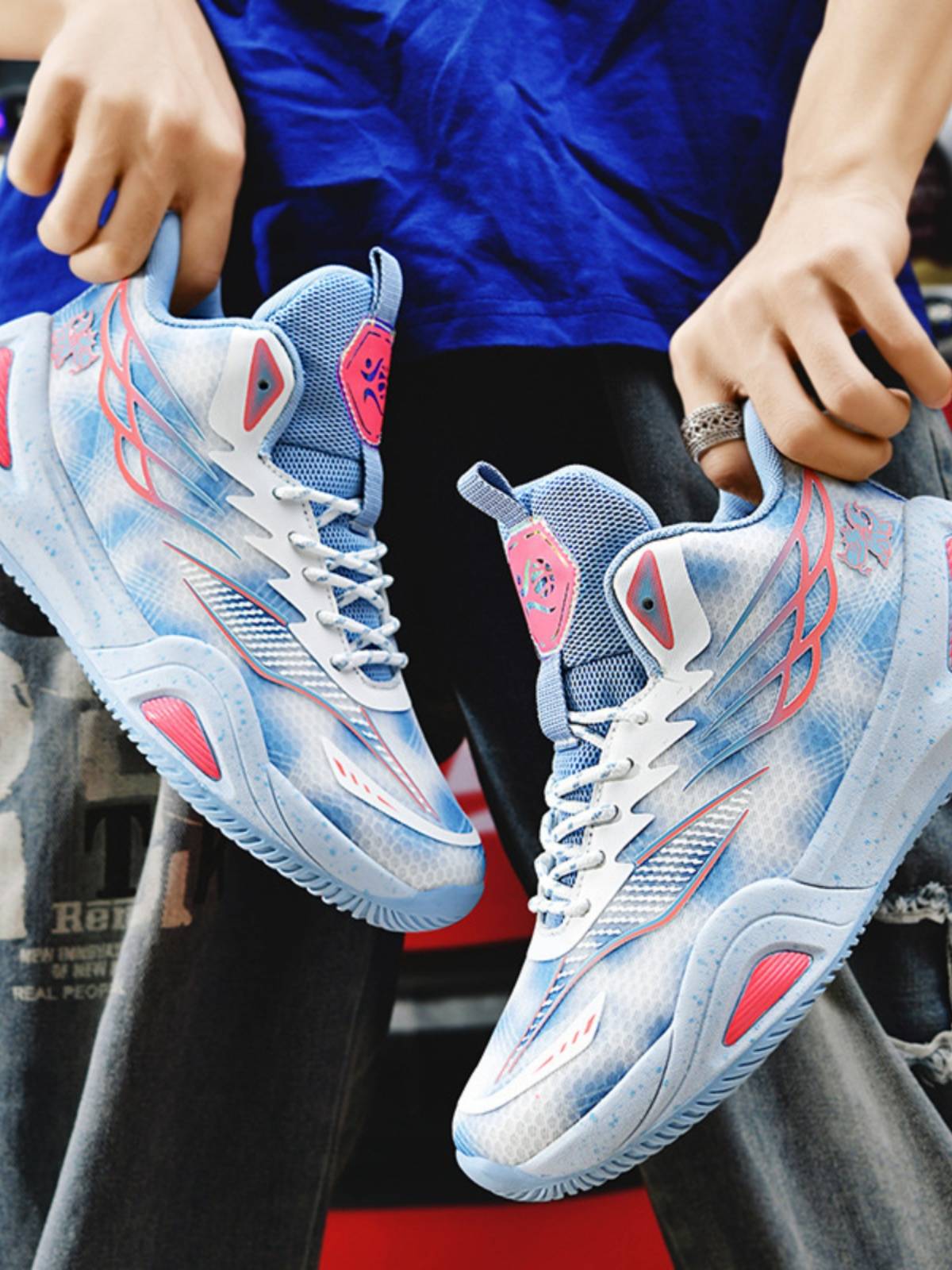 A match for Li Ning Net-Book Shoe Slipper Sliding and Scrambling Specialized Field-Risk Shoes