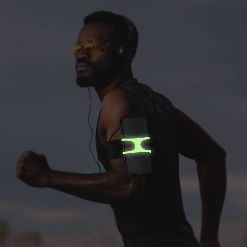 A running mobile phone arm bag can be removed from a general wrist belt by riding a man and a woman with an arm
