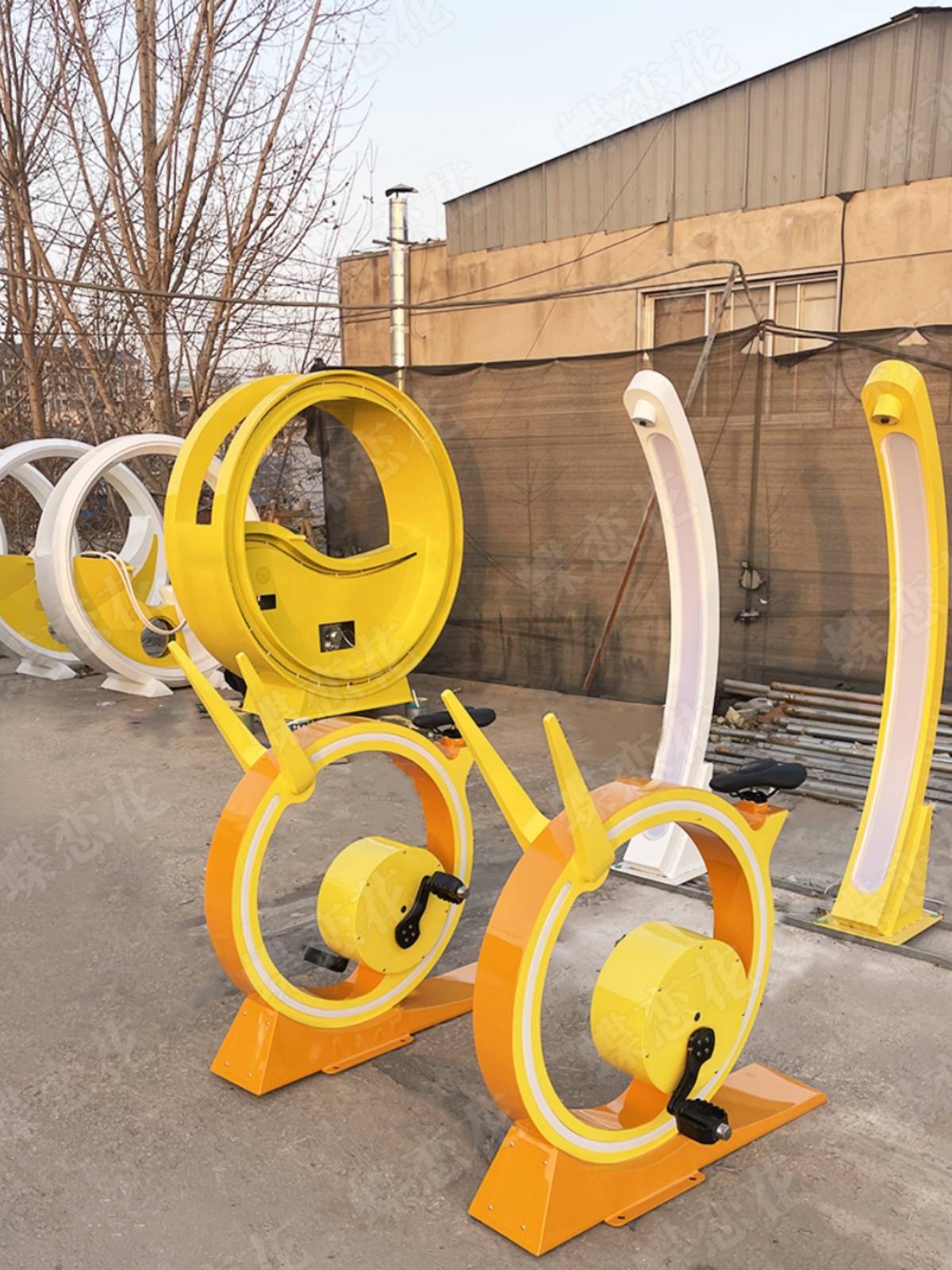 A mini-power luminescence bike, a luminous luminator, and a home-to-child match