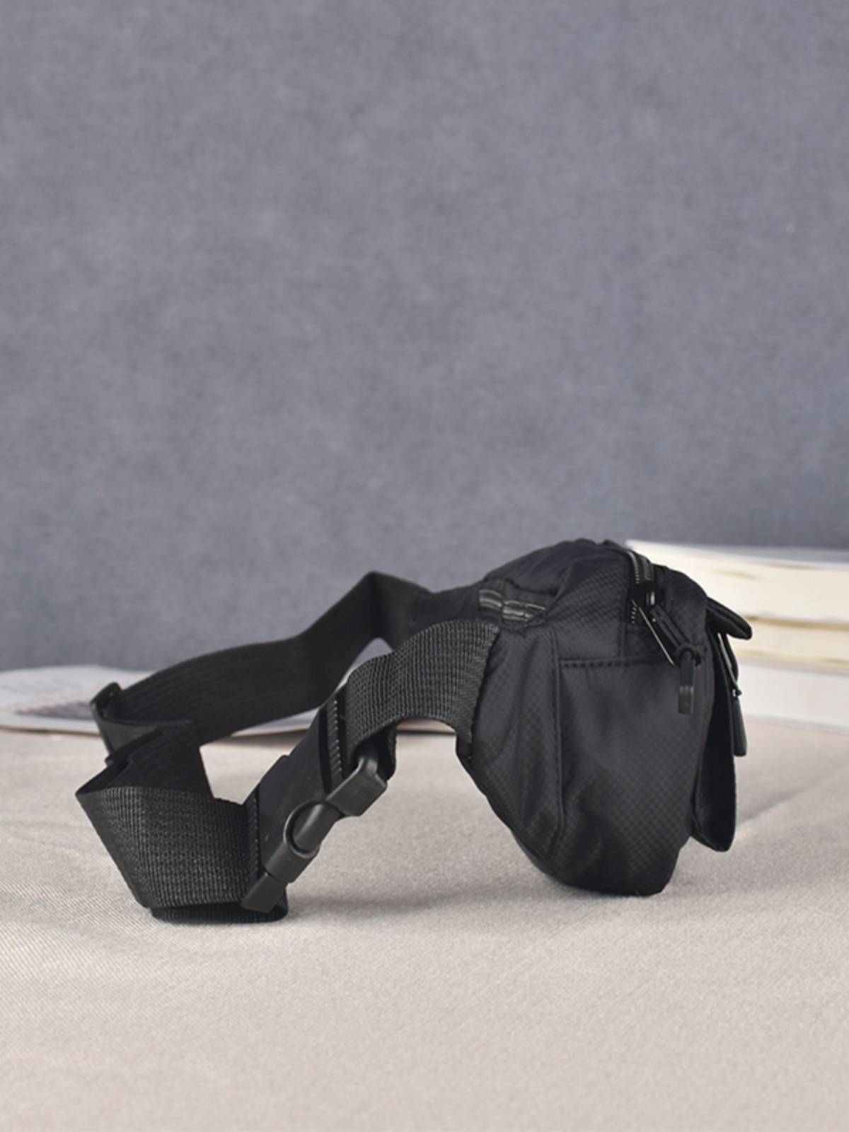 Running back bag, multi-purpose male lady sports phone, high-capacity gym travel gear, one-shoulder slash across